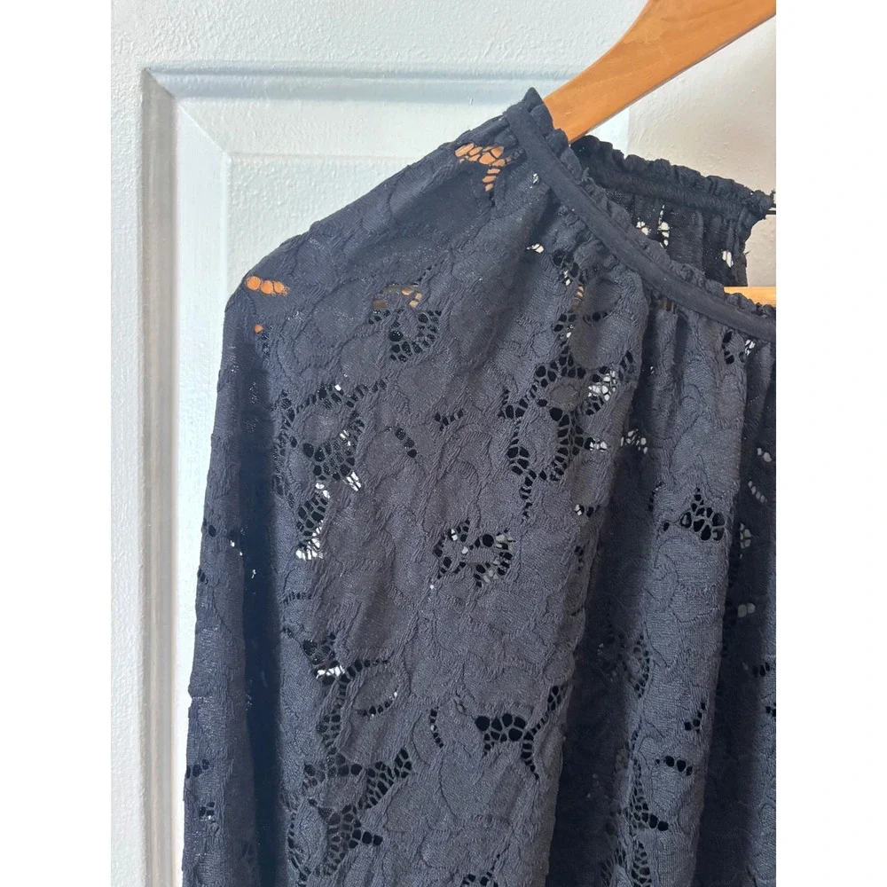 Free People Black Floral Lace Blouse Long Sleeve Smocked Cuff Top XS -Runs M-L